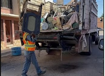 AVISAN DE DESCACHARRE EN COL. INFONAVIT YUCUJIMARI