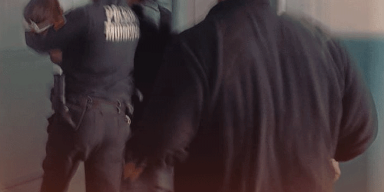 Policías salvan a niña de tres años que sufrió asfixia por atragantamiento