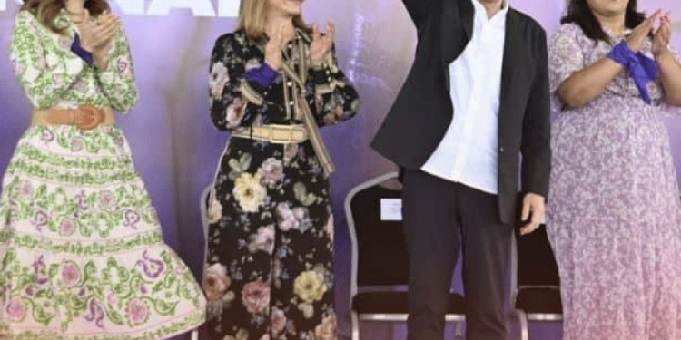 Yeri Mua defiende a Ángela Aguilar y pide que no la comparen con Christian Nodal