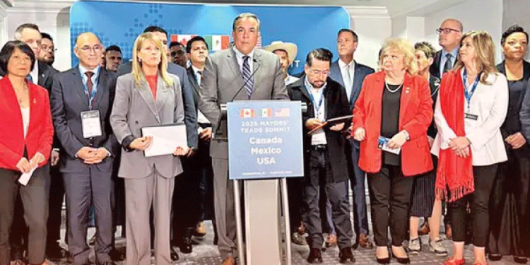 Activistas realizan mega limpieza en carretera Hermosillo-Bahía de Kino