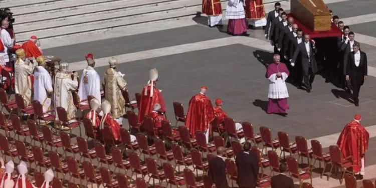 Trump amenaza con nuevas sanciones a Putin