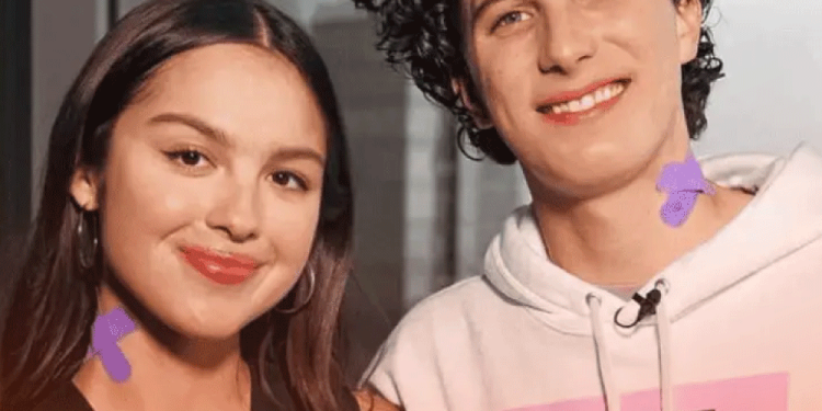 Jóvenes dan “manita de gato” a la Calzada Antonio Valdez Herrera, en Cócorit