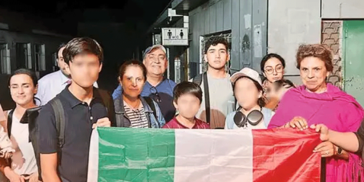 Hospitalizan de emergencia a Kristi Noem, secretaria de Seguridad de EU