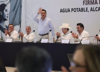 ACOMPAÑA JAVIER LAMARQUE A FIRMA DEL CONVENIO DE AGUA POTABLE