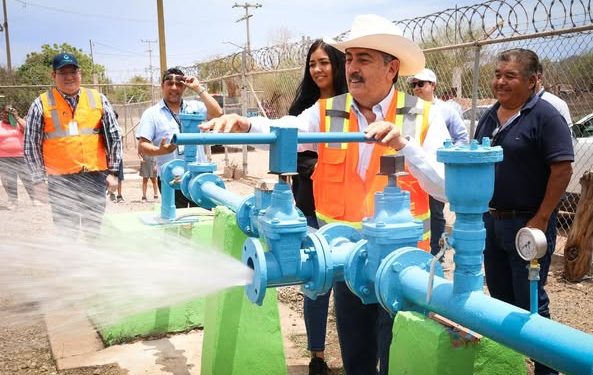 REHABILITA Y PONE EN MARCHA PRESIDENTE JAVIER LAMARQUE POZO DEL EJIDO YUCURIBAMPO