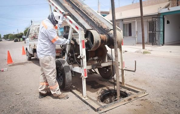 INSTALAN NUEVAS TAPAS DE ALCANTARILLAS