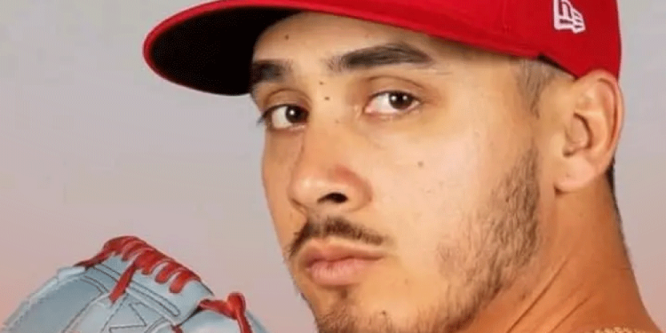 Cae estructura en evento masivo a un lado del escenario y en zona VIP