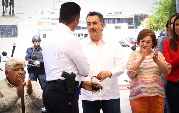 PRESIDENTE LAMARQUE, REALIZA ENTREGA DE MOTOCICLETAS A POLICIA MUNICIPAL