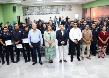 Presidente Javier Lamarque reconoció a más de 100 elementos de la Policía Municipal