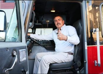 PRESIDENTE LAMARQUE, ENTREGA CAMIONES A BOMBEROS DE CAJEME