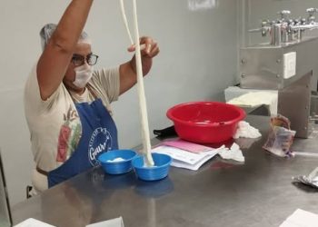 AYUNTAMIENTO DE CAJEME E ITSON, IMPARTEN TALLER DE QUESOS