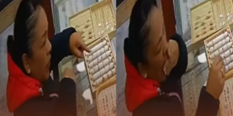 Se traga un anillo para robarlo y le llaman ‘Doña Rata’