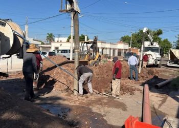 OOMAPASC REALIZA REPARACIONES EN COL. CAMPESTRE