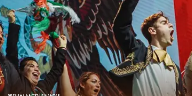 Por plagio de huaraches, Adidas acuerda resarcimiento a artesanos de Oaxaca