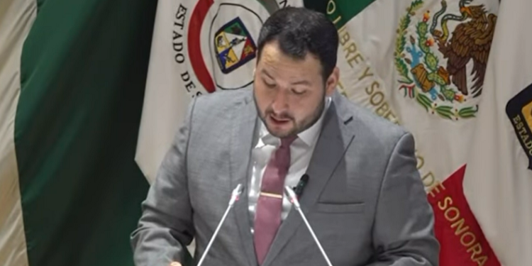 El diputado Manuel Scott S (MC) planteó una reforma a la Constitución local