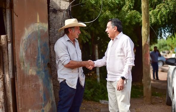 El Presidente Municipal Javier Lamarque supervisó los trabajos de pavimentación en el calle Heberto Castillo