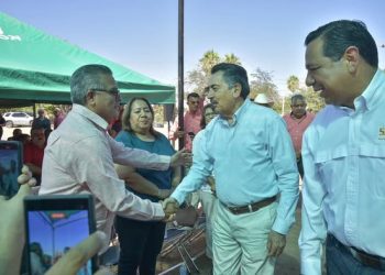 El Presidente Municipal Javier Lamarque dio el banderazo del nuevo Centro de Usos Múltiples del SNTE 54