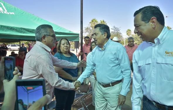 El Presidente Municipal Javier Lamarque dio el banderazo del nuevo Centro de Usos Múltiples del SNTE 54