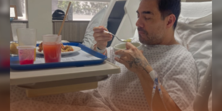 El joven narrador de 15 años que conquistó redes al relatar la final de la Libertadores desde un cerro en Lima