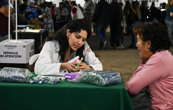 SE LLEVÓ A CABO LA “FERIA DE LA PAZ”
