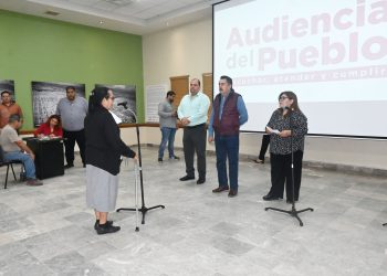 ATIENDEN DIRECTIVOS DE OOMAPASC SOLICITUDES DE USUARIOS DURANTE LA AUDIENCIA CIUDADANA DE ESTE MIERCOLES