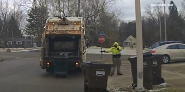 IMPACTANTE HALLAZGO EN OHIO: TRABAJADOR ENCUENTRA A PRESUNTO LADRÓN ESCONDIDO ENTRE LA BASURA