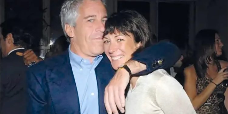 Bad Bunny convierte una invitación de boda en una boda en el Super Bowl