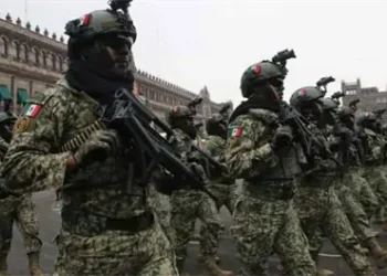 IMPACTANTE HALLAZGO EN OHIO: TRABAJADOR ENCUENTRA A PRESUNTO LADRÓN ESCONDIDO ENTRE LA BASURA