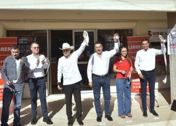 INAUGURAN LIBRERÍA TERESITA URREA