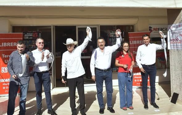 INAUGURAN LIBRERÍA TERESITA URREA
