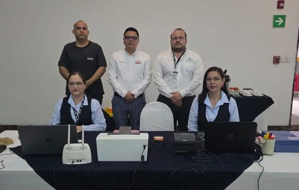 TRABAJADORES DE OOMAPASC, LLEVAN MODULO HASTA EL FIESTA INN