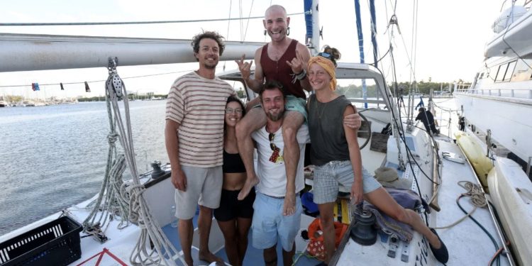 VELEROS PARTEN DE MÉXICO Y LLEGAN A CUBA CON AYUDA HUMANITARIA