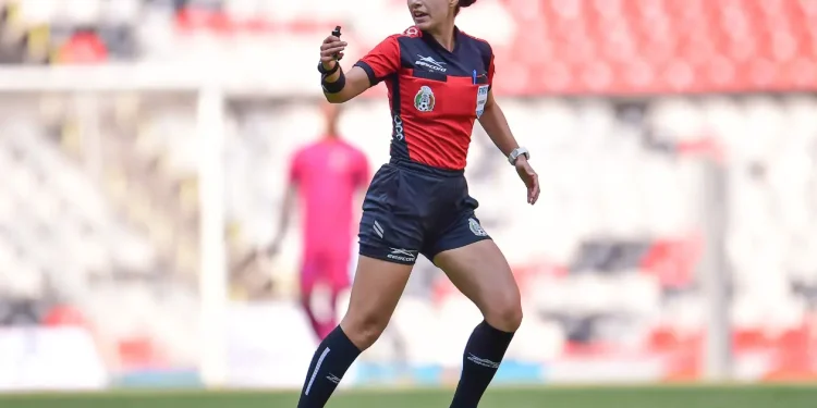 Katia Itzel García hará historia como árbitra mexicana en un Mundial varonil
