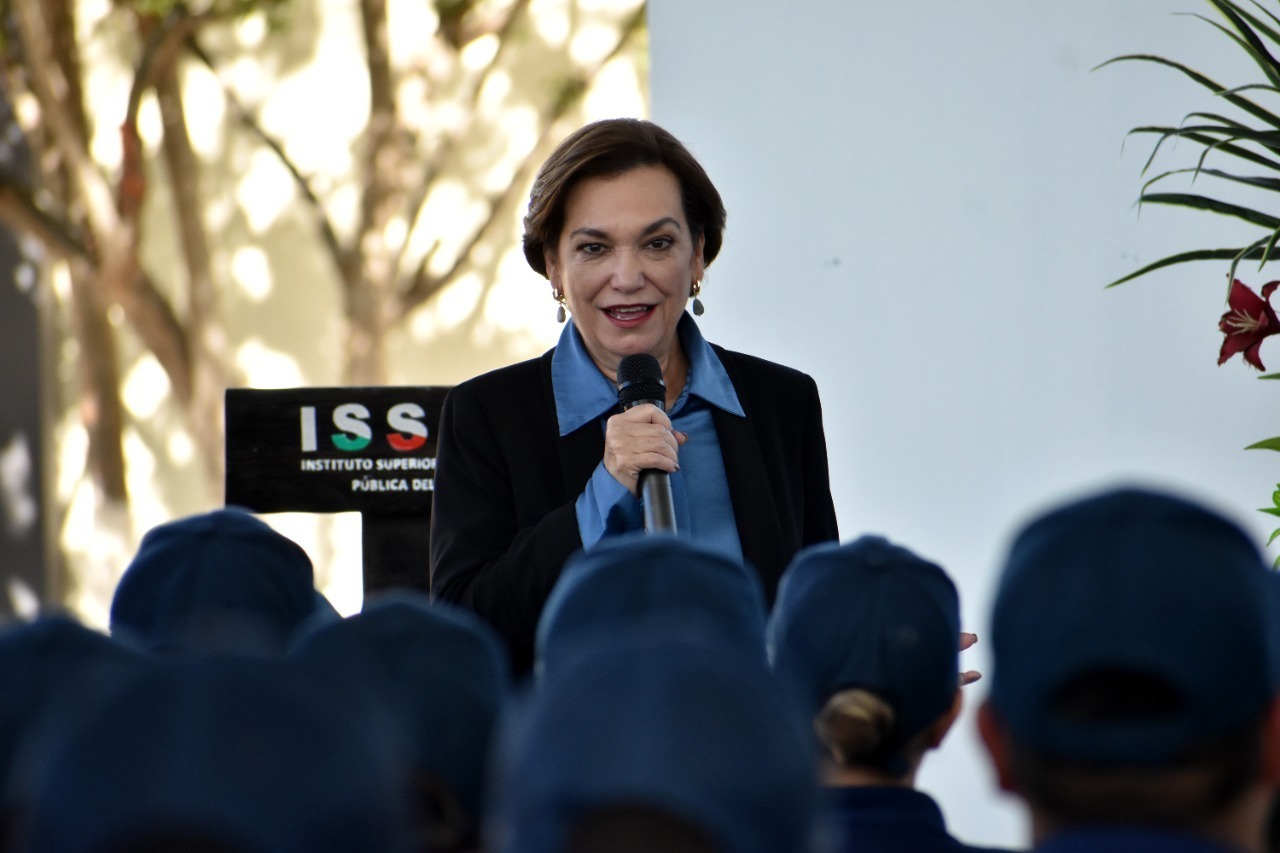 Exhorta María Dolores del Río a próximos policías estatales a desempeñarse con ética y valores