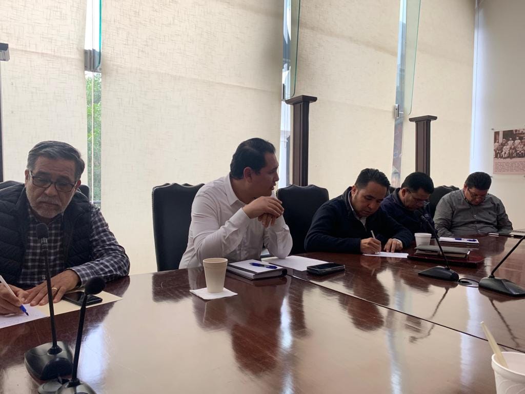 Se reúnen alcaldes de municipios beneficiados del programa de mejora en la conectividad.