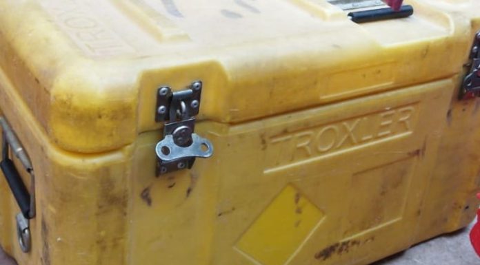 Radioescucha reporta tener en resguardo caja con material radioactivo