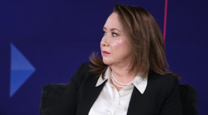 Yasmín Esquivel obtiene suspensión por caso de plagio de tesis