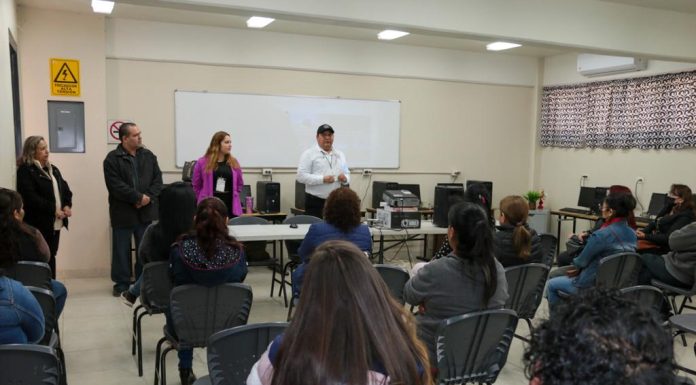 LLEVA SSPM PLÁTICAS PARA PADRES DE FAMILIA A LA SECUNDARIA EN ESPERANZA