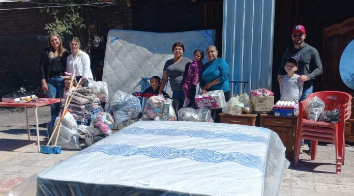 DIF CAJEME ASISTE A FAMILIA DE LA COL. LIBERTAD TRAS PERDER SU CASA POR INCENDIO