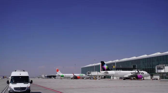 López Obrador defiende al AIFA tras críticas de la IATA