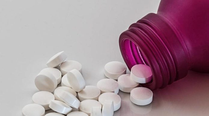 Trasladan a cuatro alumnos de secundaria al hospital por caer en ‘reto clonazepam’ en CdMx