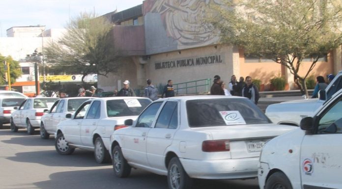 ‘Dieceros’ se manifiestan al exigir concesiones en Ciudad Obregón
