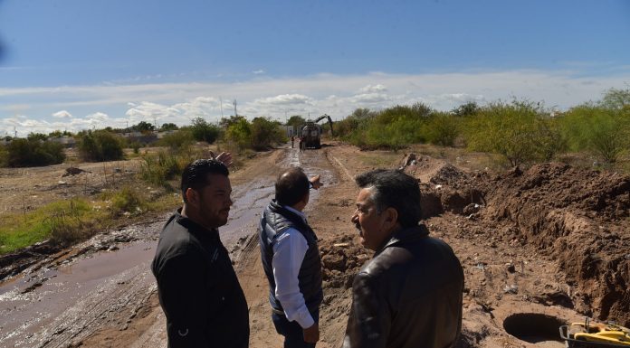 ATIENDEN PROLEMAS DE DRENAJE EN LA COLONIA AMANECERES