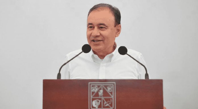 Darán beca educativa a 40 mil universitarios