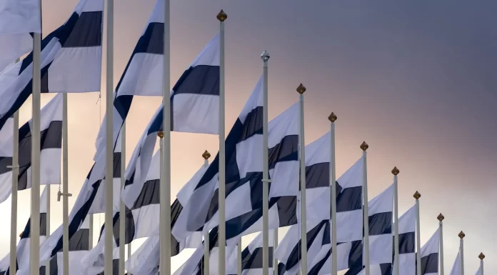 Parlamento aprueba por amplia mayoría el ingreso de Finlandia a la OTAN