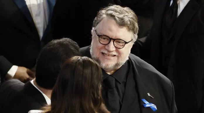 “Es un orgullo para México”: AMLO felicita a Guillermo del Toro por el Óscar