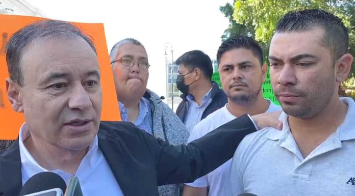 “Estoy inconforme con el proceso de la Fiscalía”, gobernador Durazo atiende a padres de familia atropellada en Hermosillo