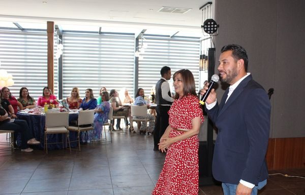 FESTEJAN MAMÁS DEL OOMAPAS DE CAJEME EL DIA DE LAS MADRES