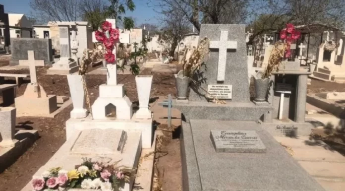 Listos panteones de Cajeme para el Día de las Madres