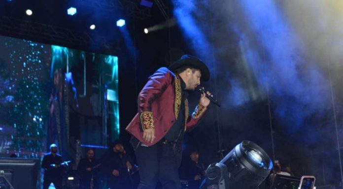 Julión Álvarez enamora al público sonorense en su presentación en las Fiestas del Pitic